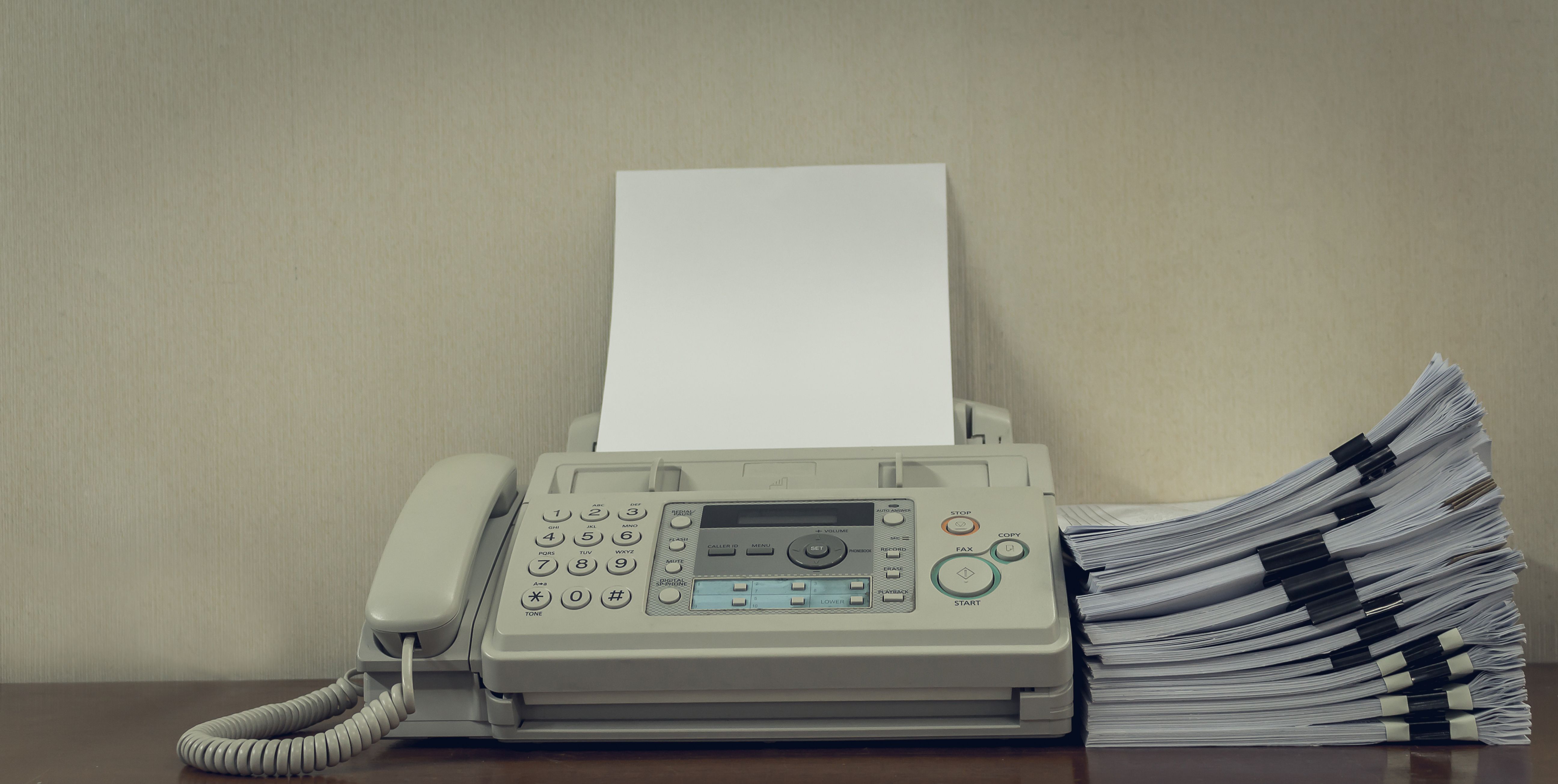 fax machine | © piyapong01 - stock.adobe.com