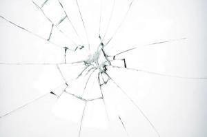 How can looking at the suffering of patients with schizophrenia through a psychodynamic lens help clinicians develop effective interventions and treatment plans?