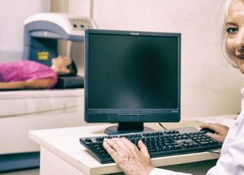 Survey Finds Bone Density Scanning Centers Fall Short