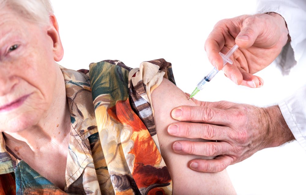 (Injection of a vaccine  ©thodonal88/Shutterstock.com)