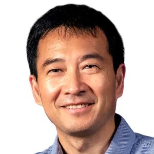 Advancing Confocal Raman Microscopy Toward Single-Molecule Sensitivity