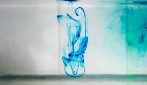 Methylene blue chemical reaction in water | Image Credit: © Sudhakar - stock.adobe.com