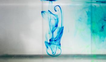 Methylene blue chemical reaction in water | Image Credit: © Sudhakar - stock.adobe.com