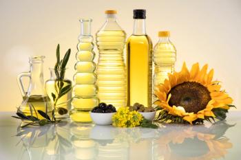 Healthy oil from sunflower, olive, rapeseed oil. Cooking oils in bottle. | Image Credit: © Sebastian Duda - stock.adobe.com