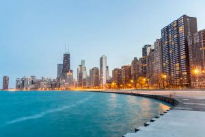 Chicago at dusk | Image Credit: © vichie81 - stock.adobe.com