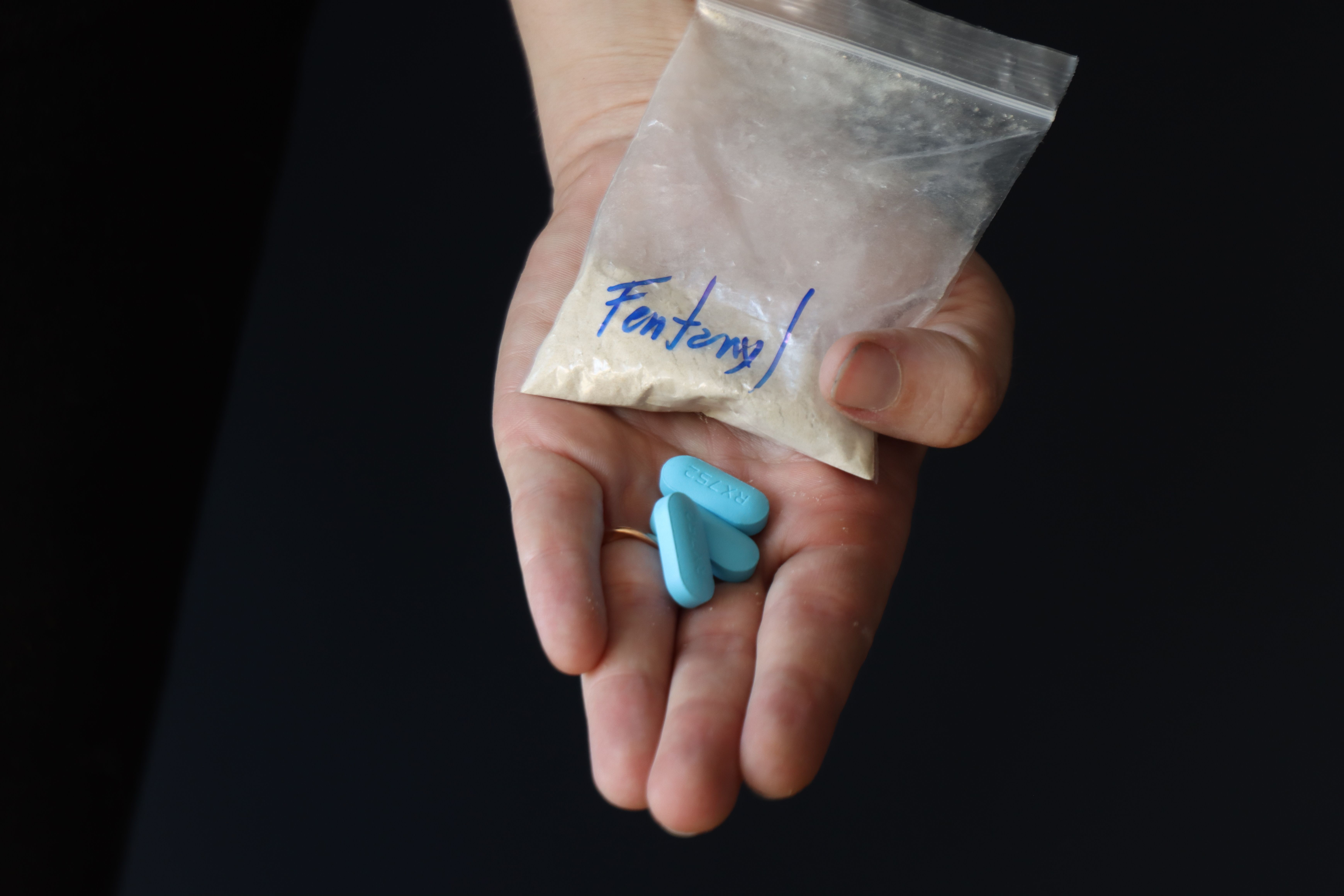 Battling the fentanyl crisis using ATR FT-IR and machine learning © Tahorima - stock.adobe.com