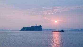 poyang lake in sunrise | Image Credit: © chungking - stock.adobe.com