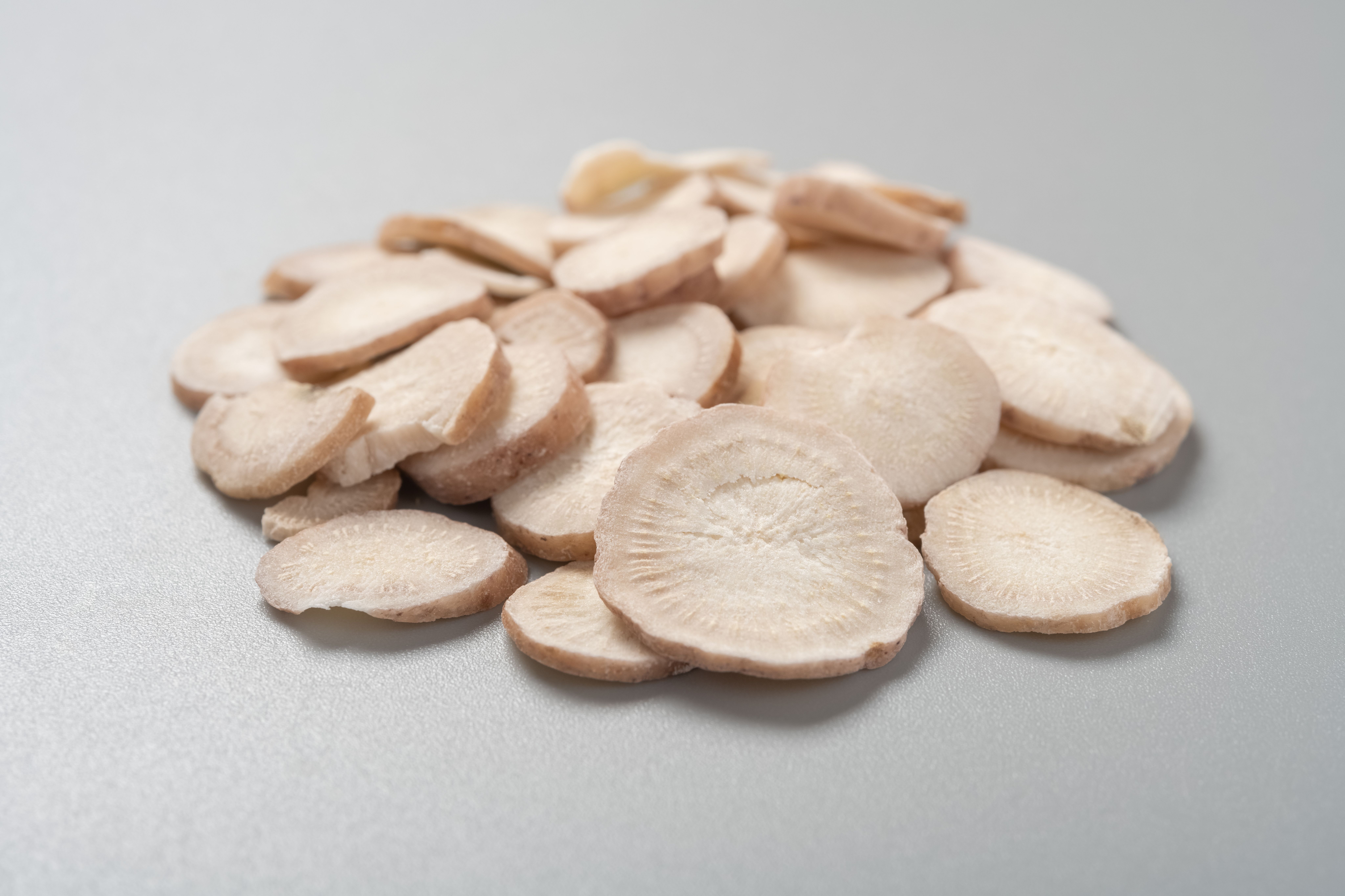 side view BaiShao or Paeoniae Radix Alba or White Peony Root | Image Credit: © Freer - stock.adobe.com