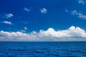 Perfect sky and water of Indian Ocean | Image Credit: Pakhnyushchyy - stock.adobe.com