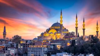 Suleymaniye Mosque Ottoman imperial mosque at sunset. Historical Suleymaniye Mosque Istanbul most popular tourism destination of Turkey. | Image Credit: © Kalyakan - stock.adobe.com