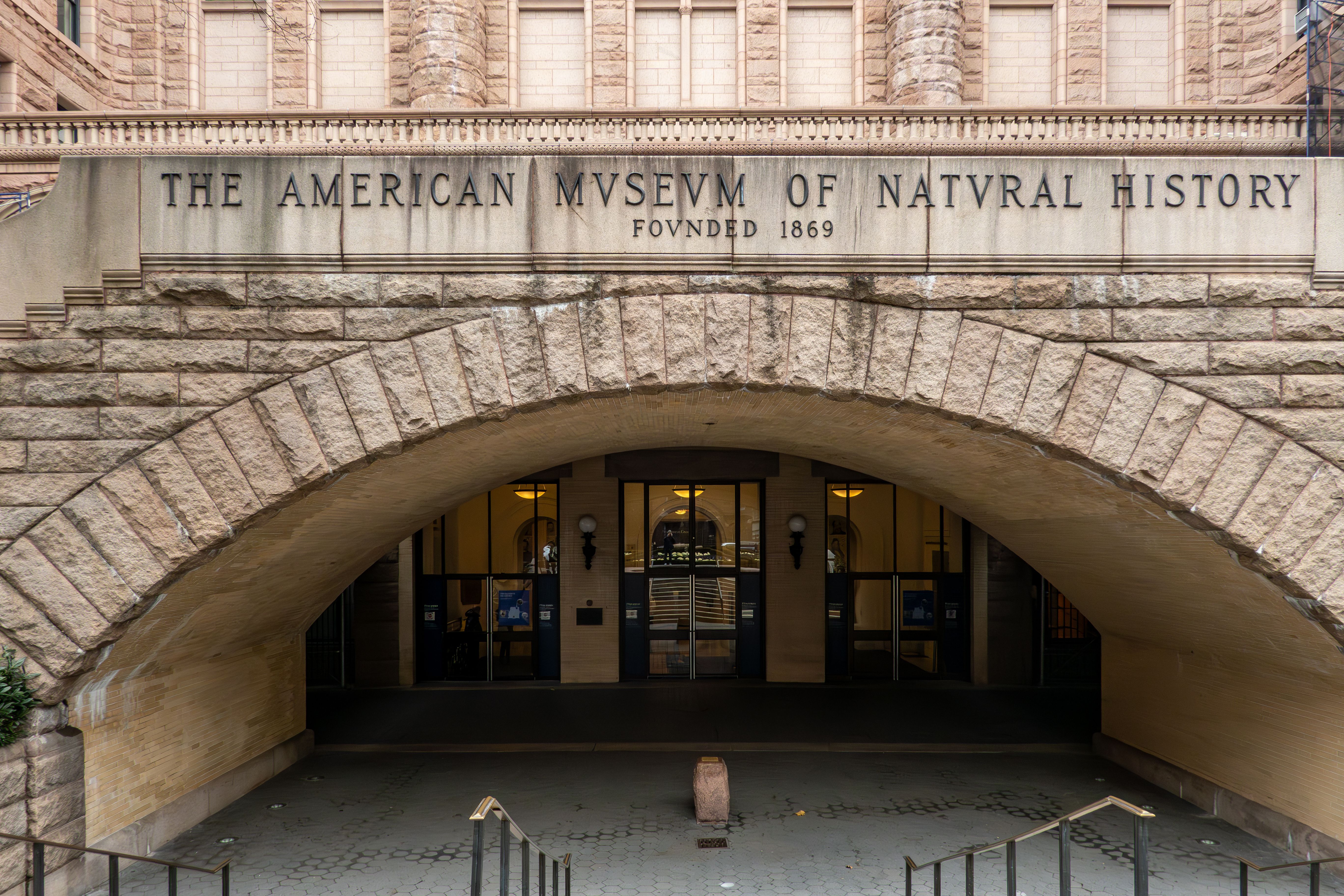 A sign outside the American Museum of Natural History entrance in New York City. Wiley’s collaboration with AMNH will help expand a spectral database that serves researchers in the pharmaceutical, chemical, forensic, and materials science sectors. | Image Credit: © Alexander - stock.adobe.com