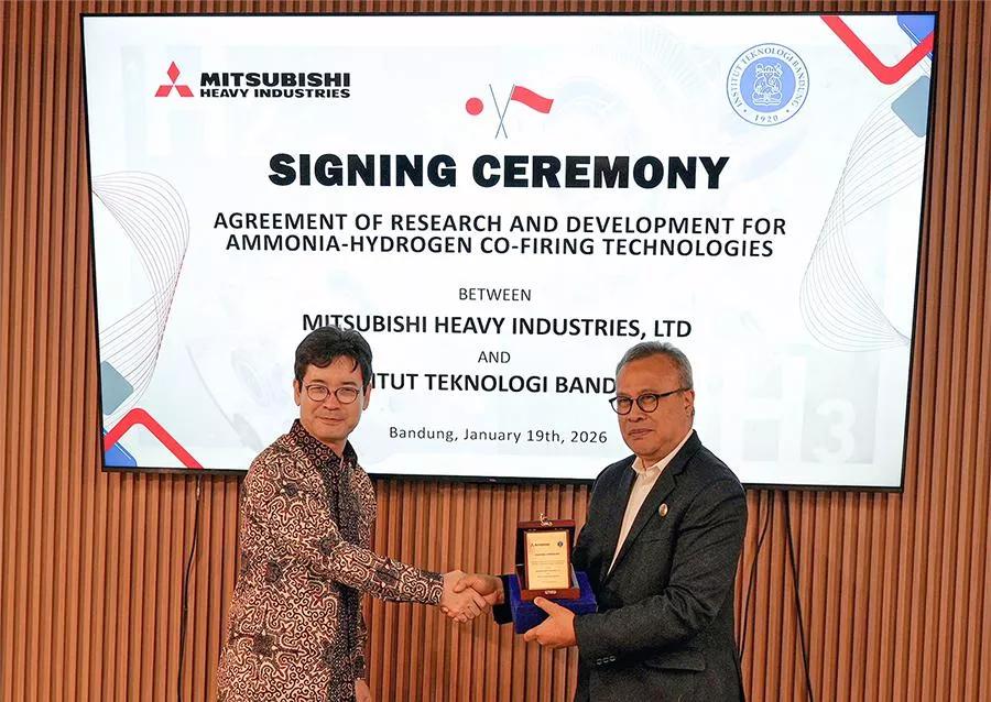 Signing of joint R&D agreement | Image Credit: Mitsubishi Heavy Industries
