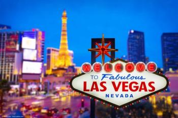 Welcome to fabulous Las vegas Nevada sign with blur strip road b | Image Credit: © littlestocker - stock.adobe.com