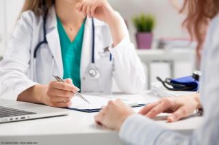 Doctor consulting patient | Image Credit: © Liudmila Dutko - stock.adobe.com 