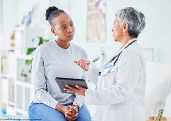 Woman talking with doctor | Image Credit: © LuneVA/peopleimages.com - stock.adobe.com