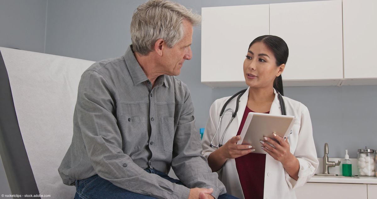 Female medical professional with tablet computer talking to older man about his health | Image Credit: © rocketclips - stock.adobe.com