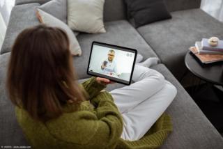 Woman talking to a doctor on a tablet | Image Credit: © rh2010 - stock.adobe.com