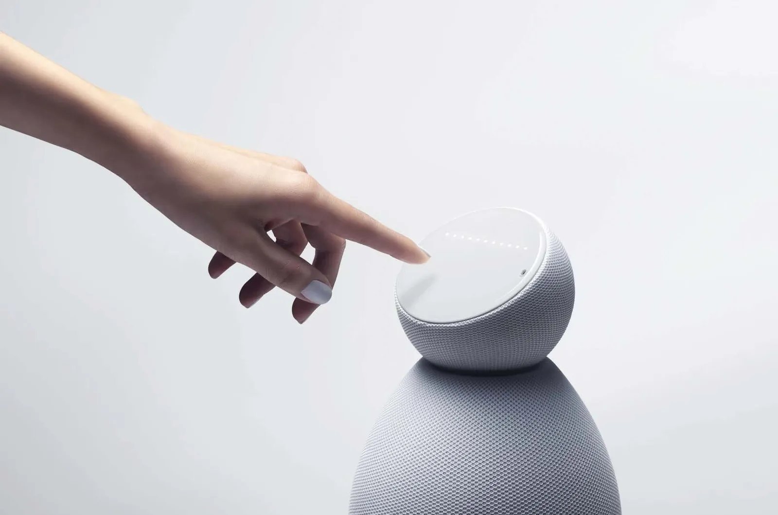 Conversations in Chinese: Voice assistants as Chinese teachers