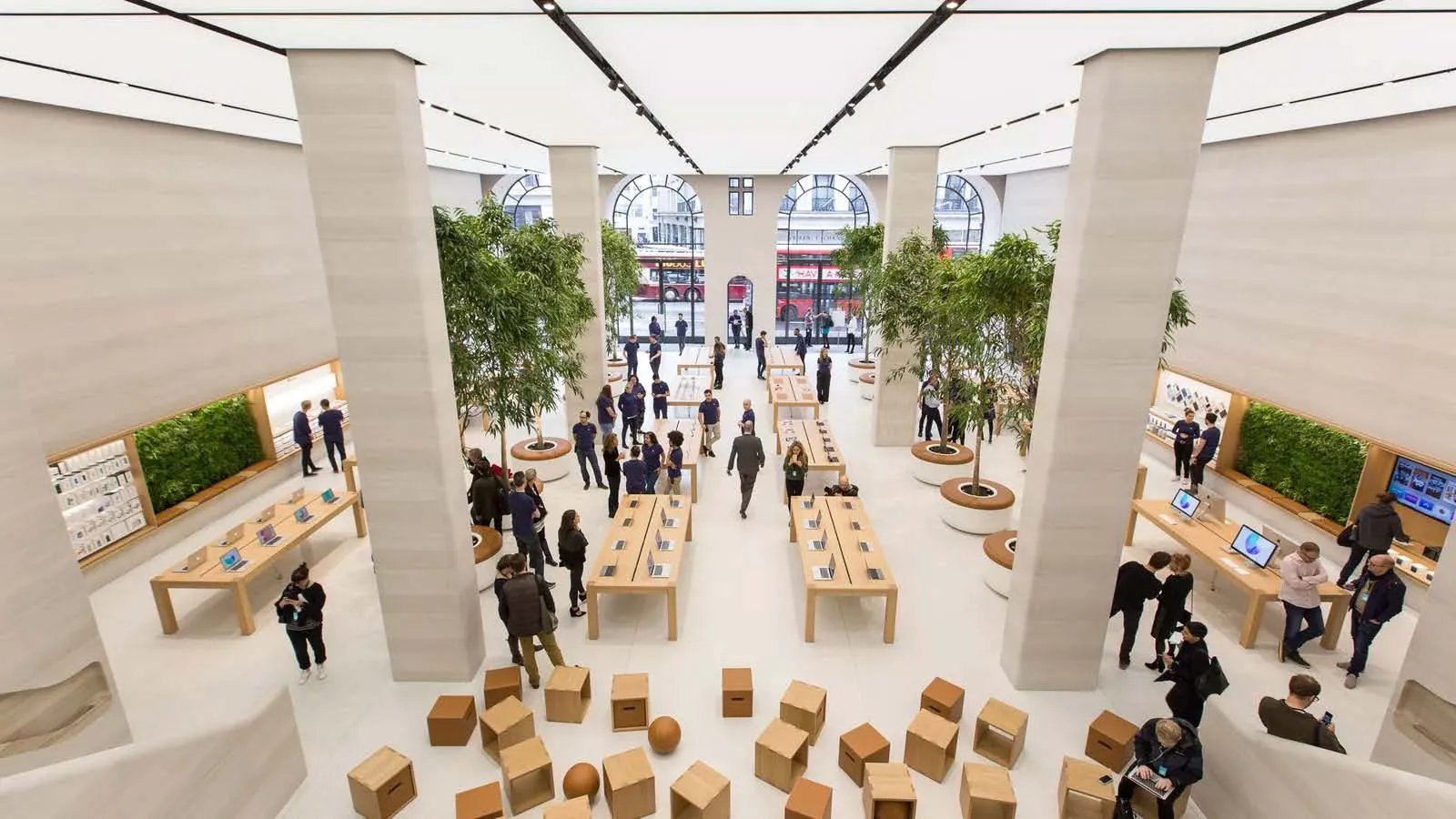 Connected experiences: Omnichannel and collaboration between brands