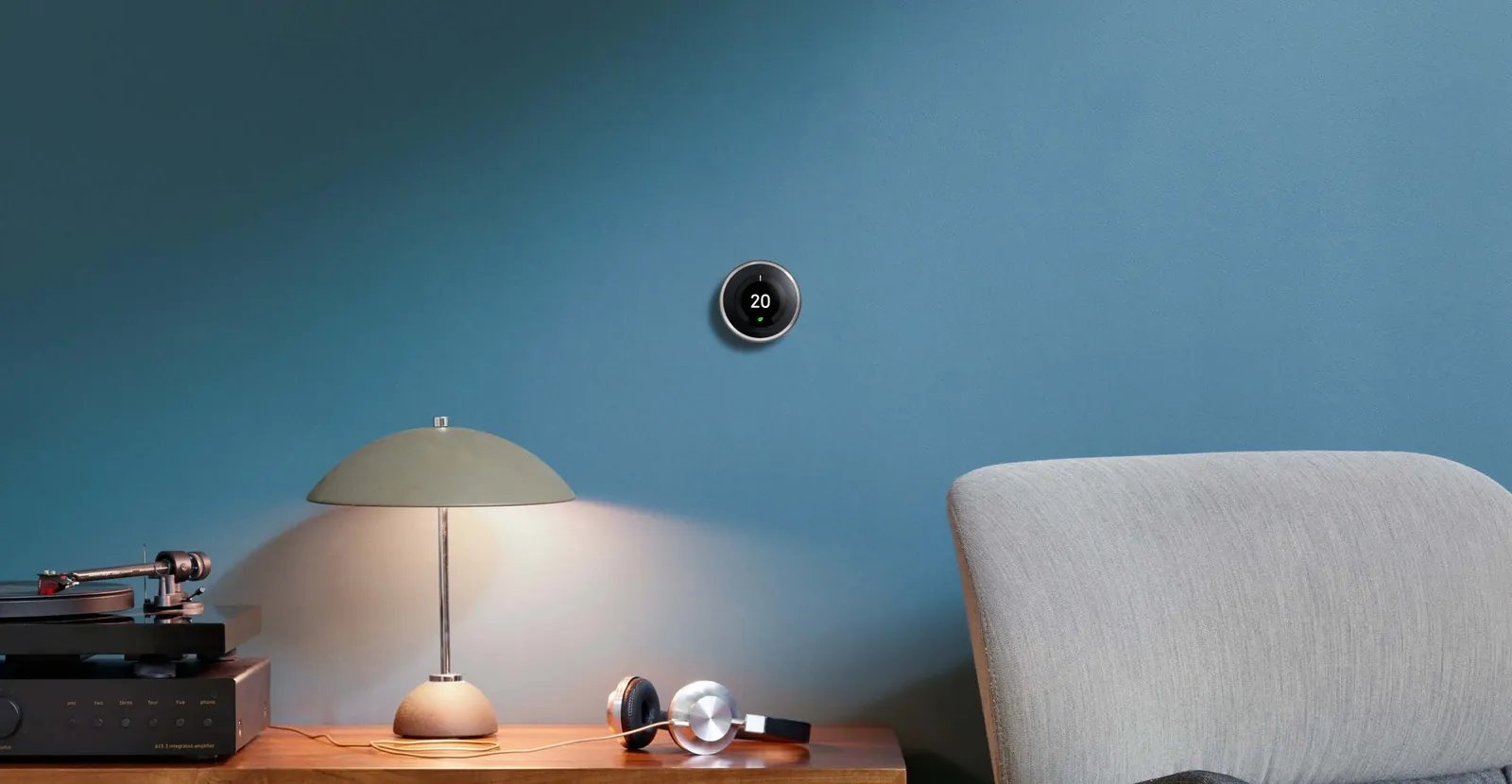 Google Nest Thermostat: Interfaces que no esperan órdenes, sino que las prevén.