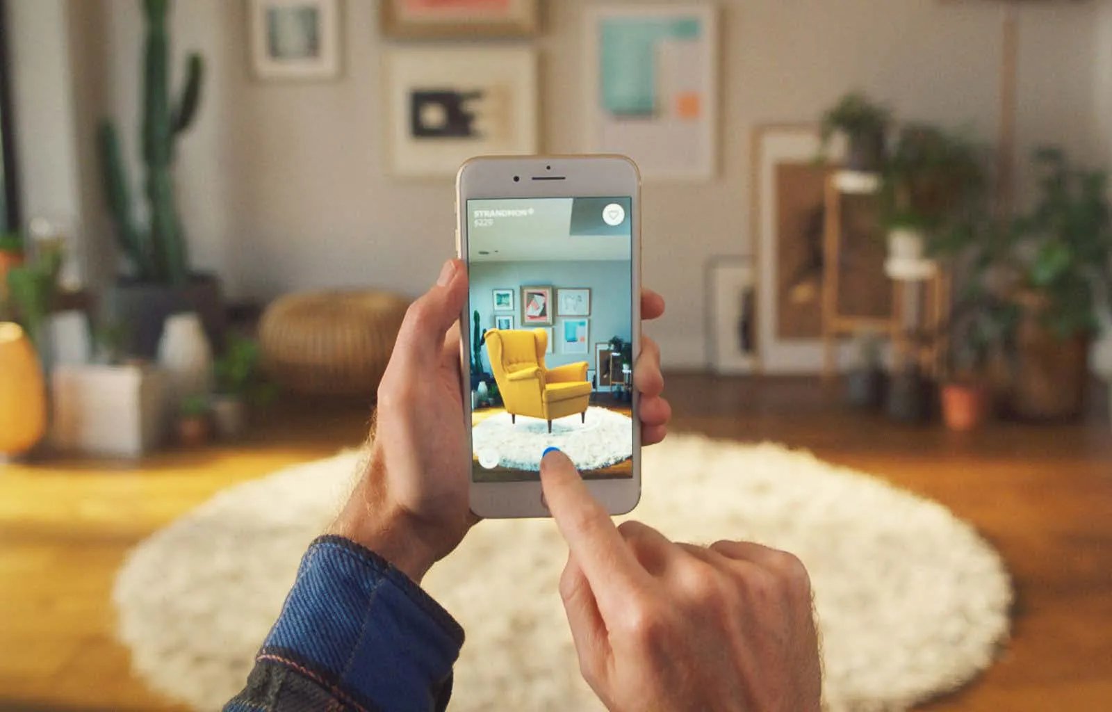 AR & VR Shopping: Augmented and virtual reality support decision-making.