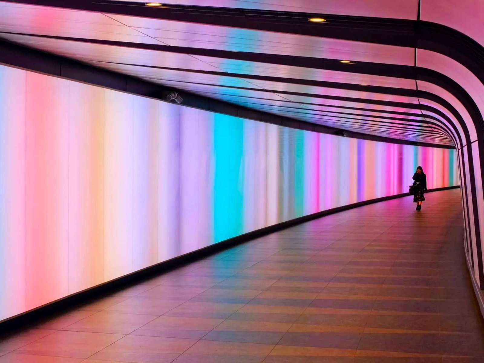Color for power: Entre paletas vibrantes y digitales y tonos neutros y naturales.