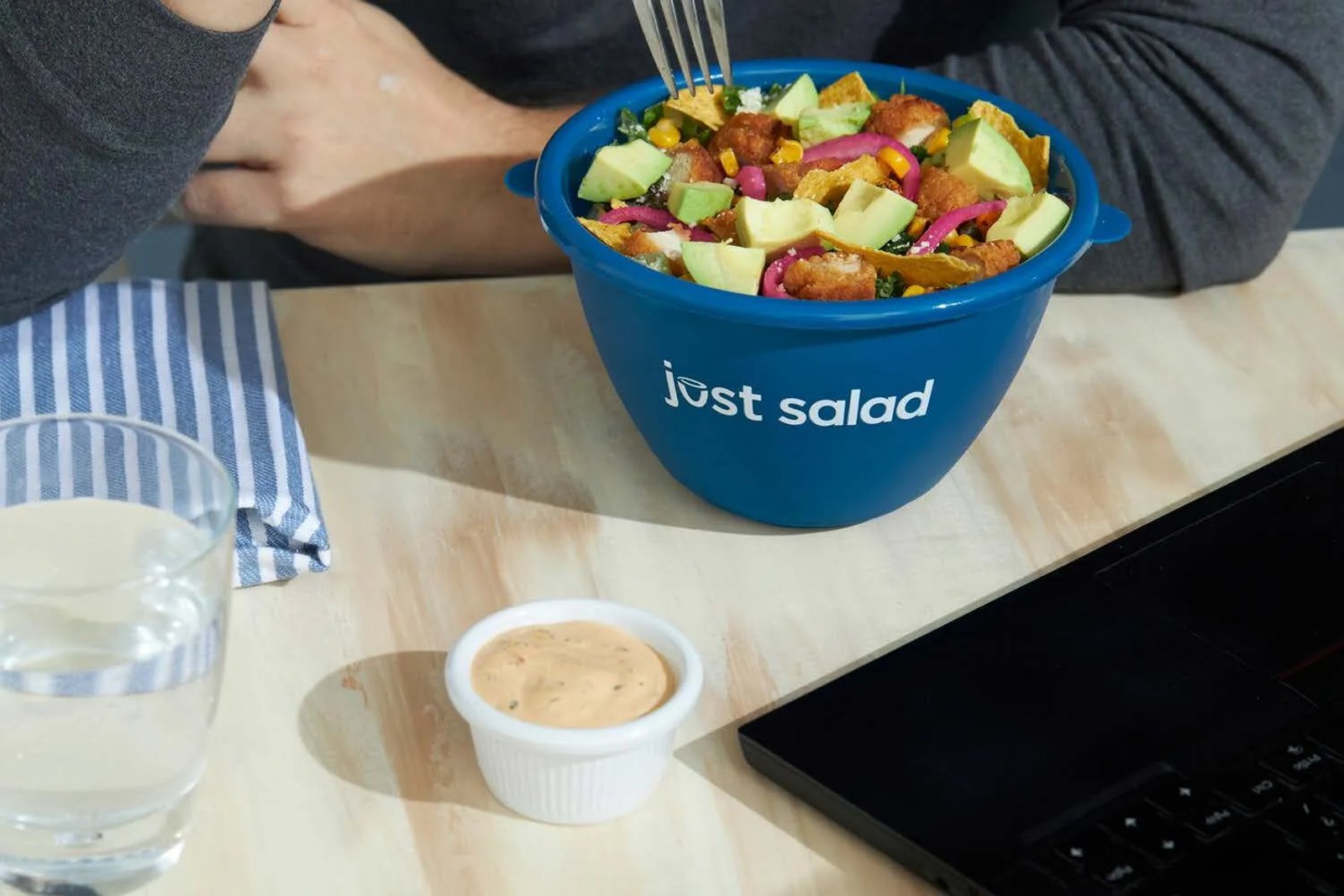 Ensaladeras contra el desperdicio de plásticos