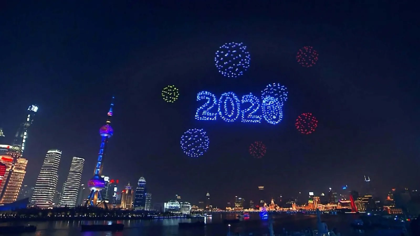 Drones como fuegos artificiales: Espectáculo de drones para arrancar 2020