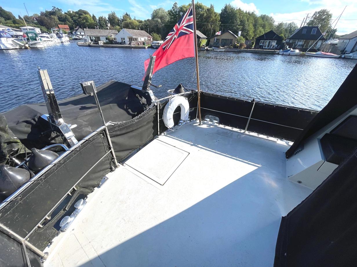 Broom Crown 37 Flybridge Boat For Sale Norfolk Broom Boat Sales 