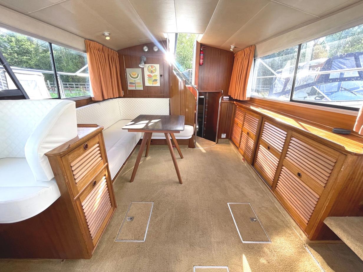 Broom Crown 37 Flybridge Boat For Sale Norfolk Broom Boat Sales 