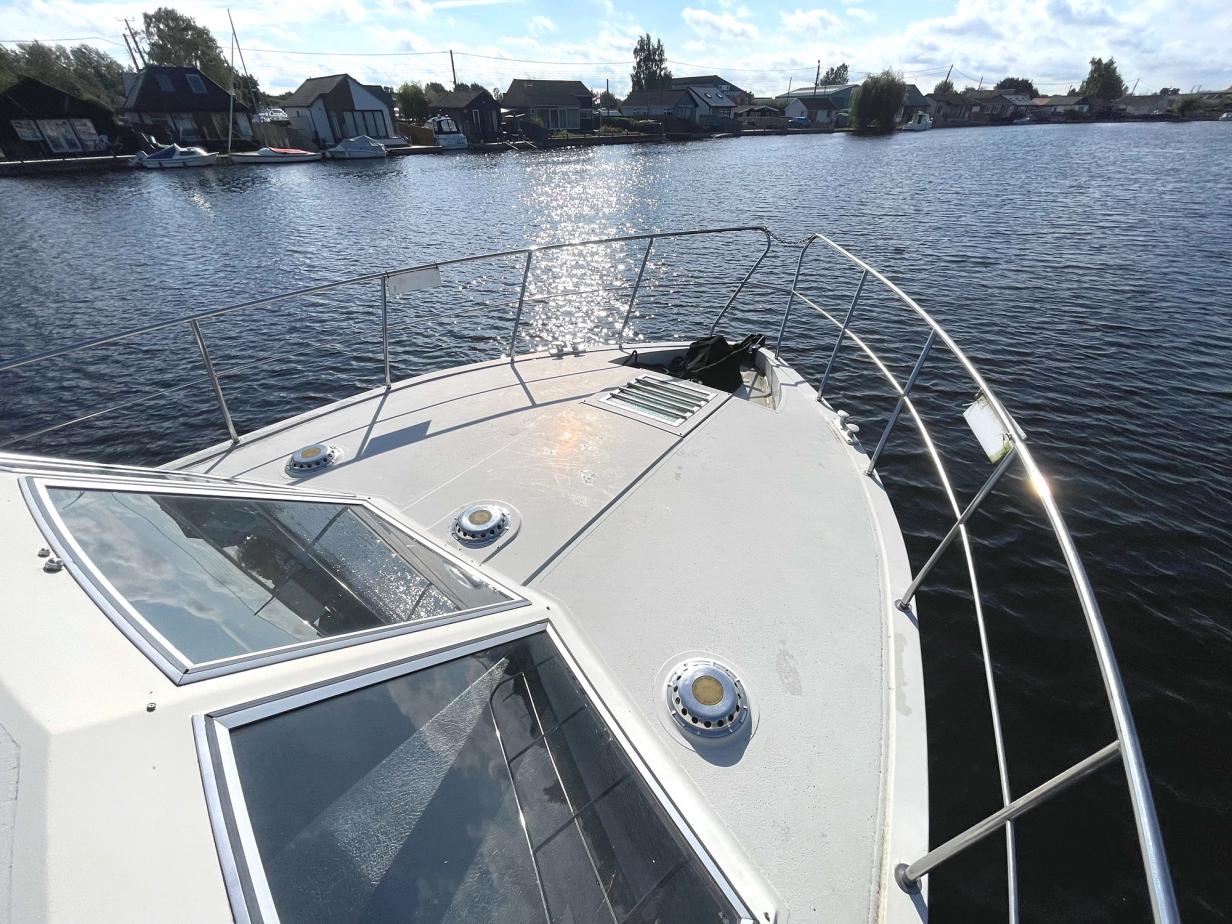 Broom Crown 37 Flybridge Boat For Sale Norfolk Broom Boat Sales 
