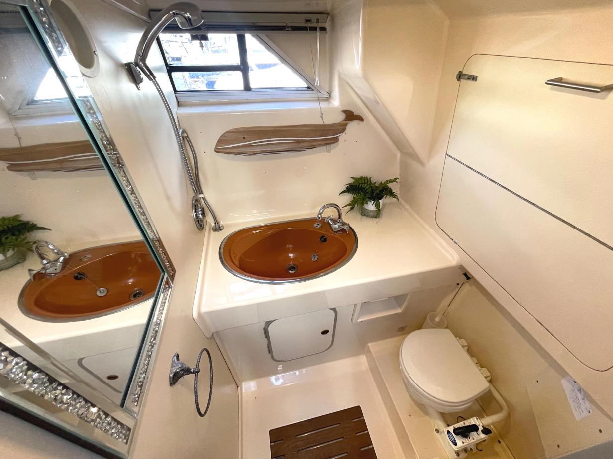 Broom Crown 37 Flybridge Boat For Sale Norfolk Broom Boat Sales 