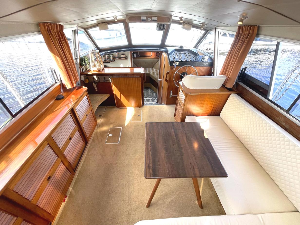 Broom Crown 37 Flybridge Boat For Sale Norfolk Broom Boat Sales 