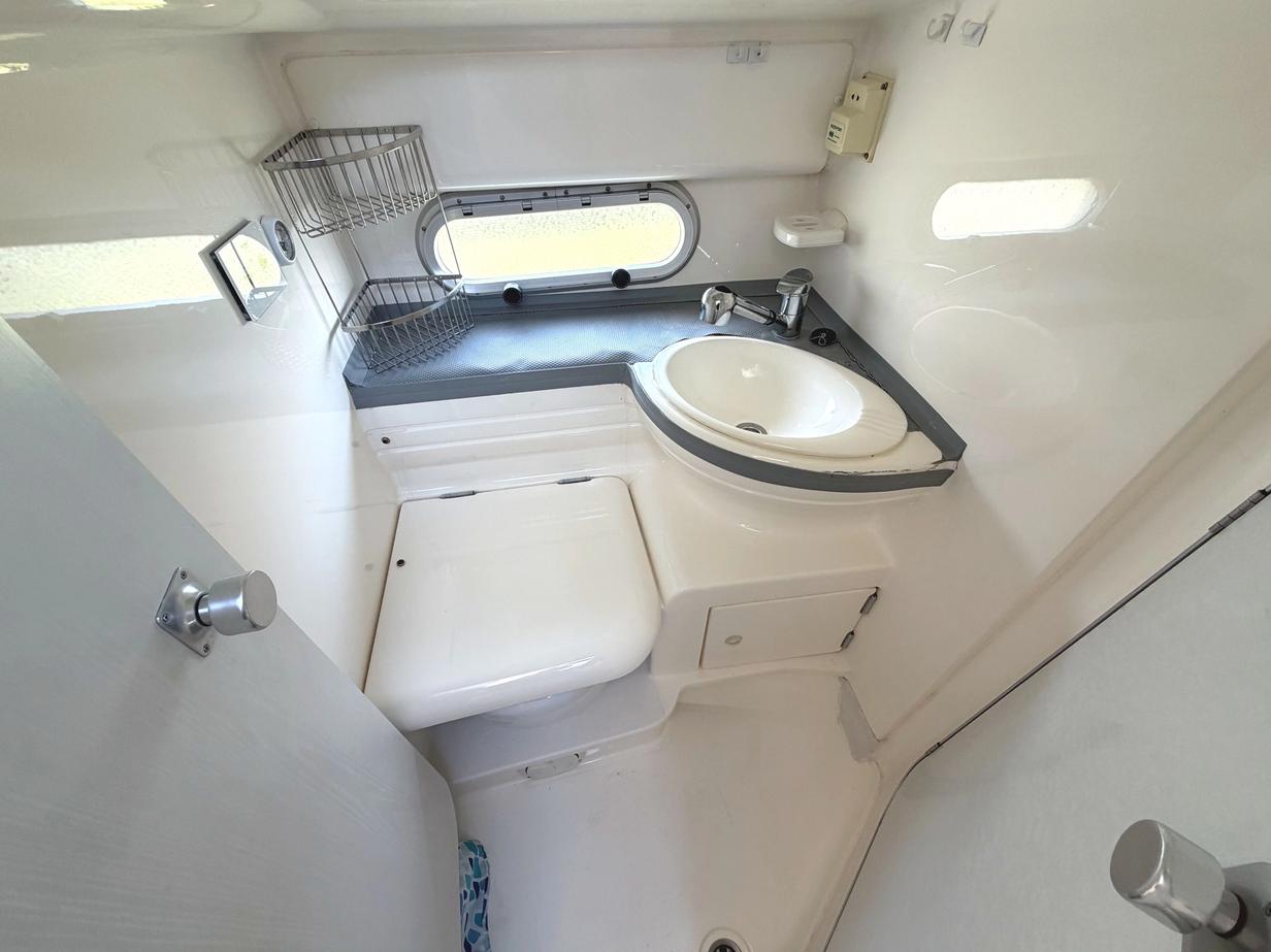 Sealine 330 Statesman For Sale Broom Boat Sales Heads Compartment