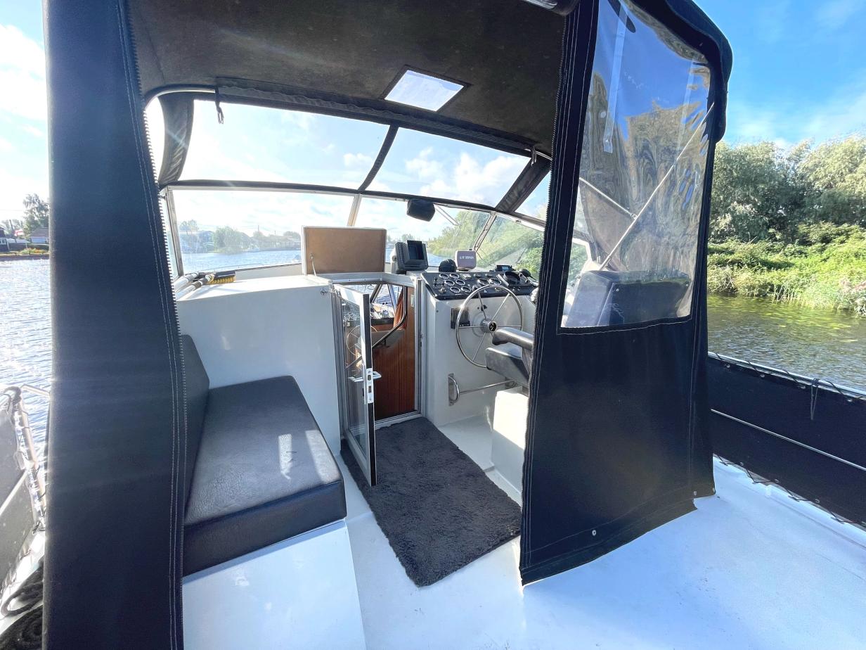 Broom Crown 37 Flybridge Boat For Sale Norfolk Broom Boat Sales 