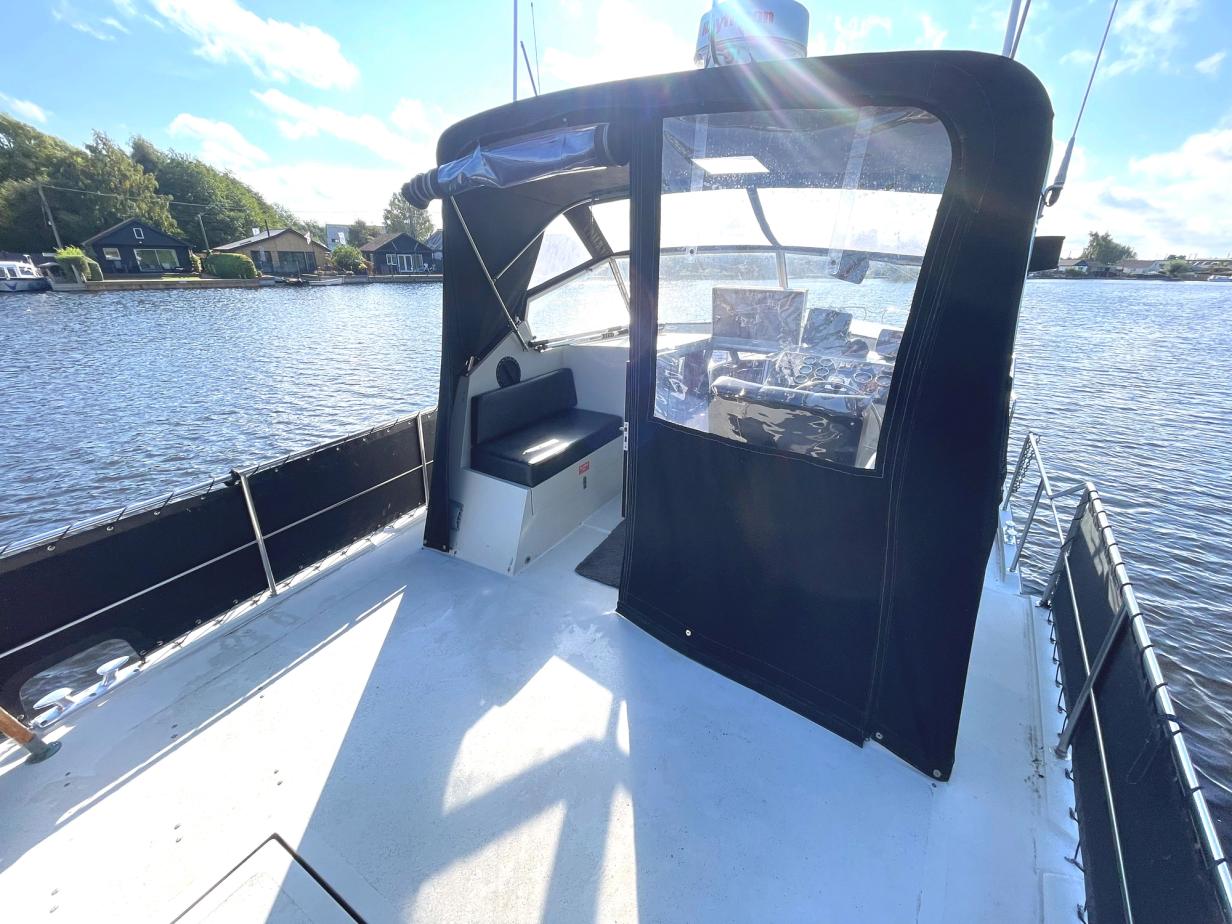 Broom Crown 37 Flybridge Boat For Sale Norfolk Broom Boat Sales 