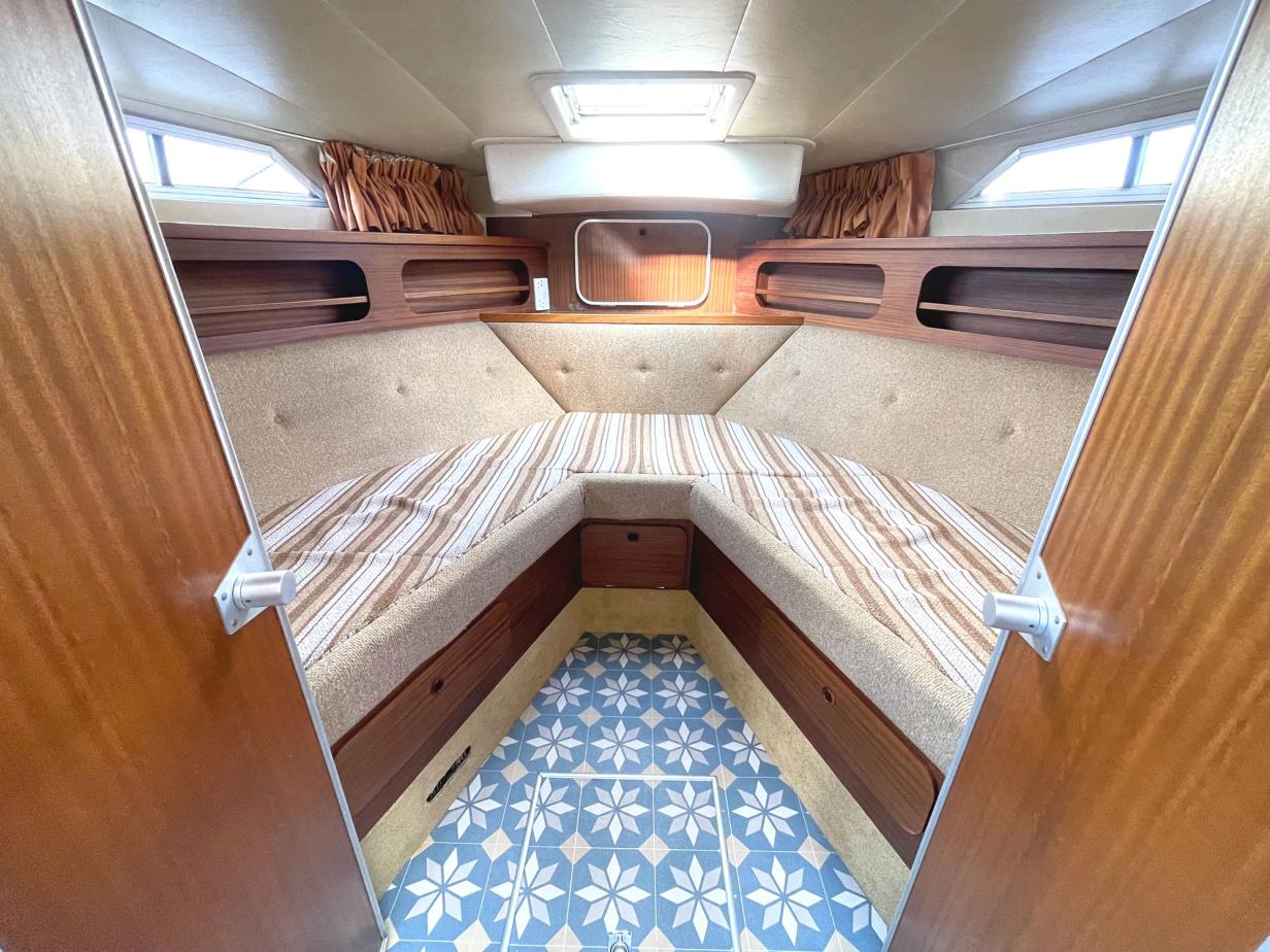 Broom Crown 37 Flybridge Boat For Sale Norfolk Broom Boat Sales 