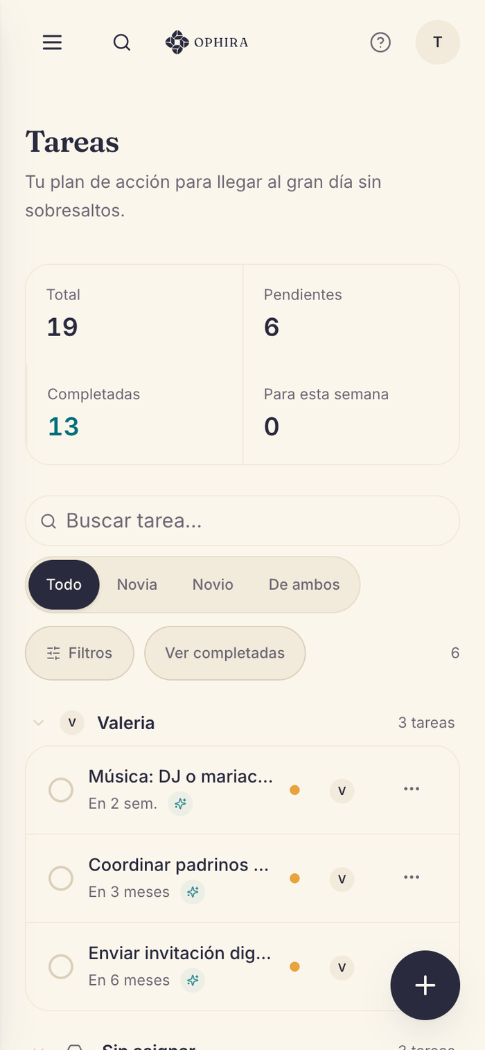 Pantalla de tareas de OPHIRA ordenadas por etapa, con su prioridad y su responsable.