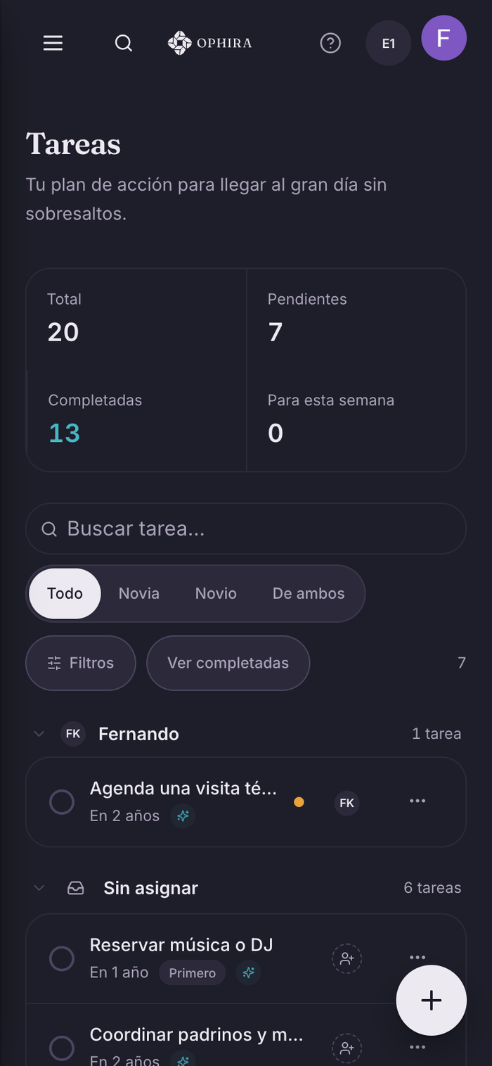 Pantalla de tareas de OPHIRA ordenadas por etapa, con su prioridad y su responsable.