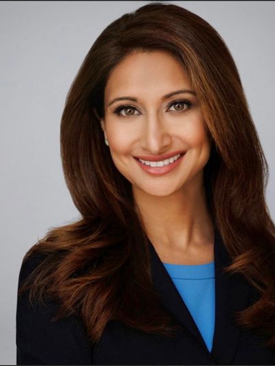 Professional Headshot of Mahnaz Khan