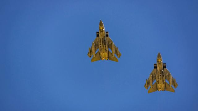 Jets flying