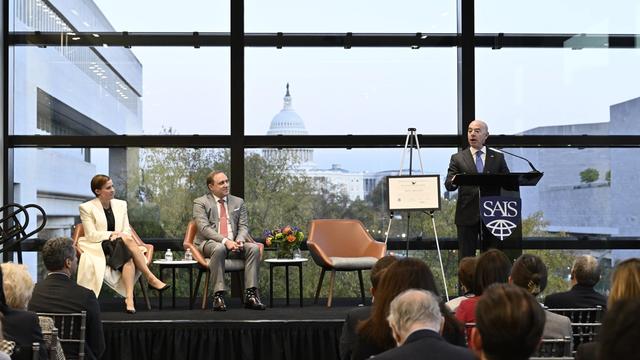 Dmitri Alperovitch Receives Outstanding Americans by Choice Recognition