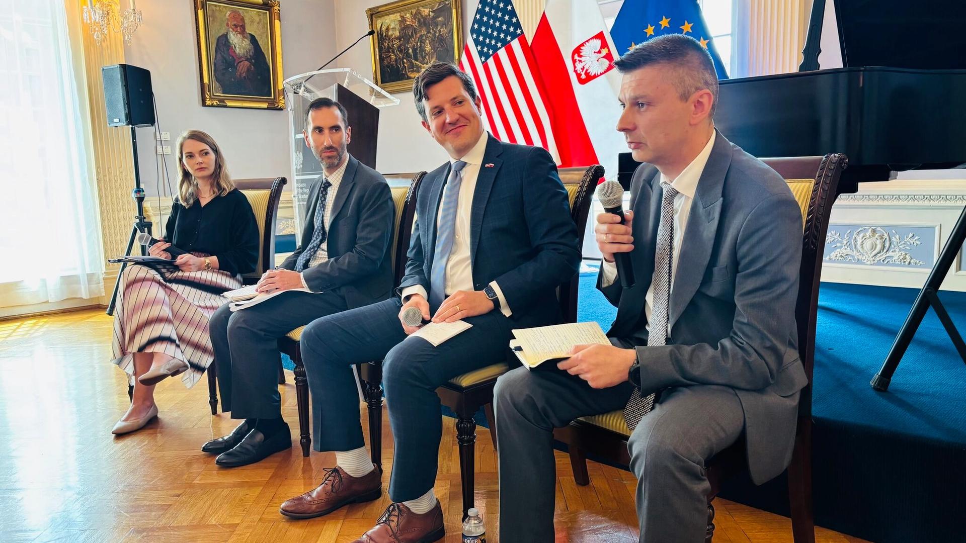 Amanda Dziubińska panel discussion