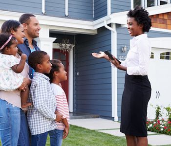 VA Mortgage lender talking to potential buyer.