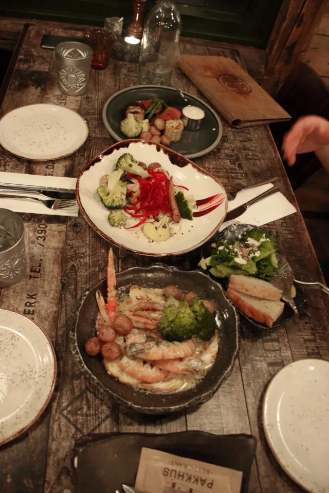 Dinner at Pakkhús