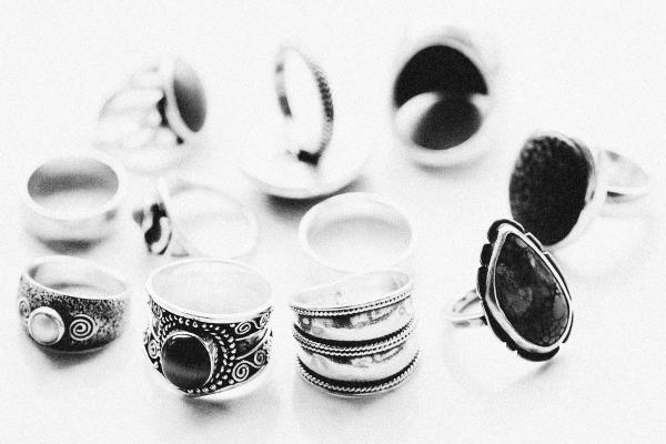 rings one