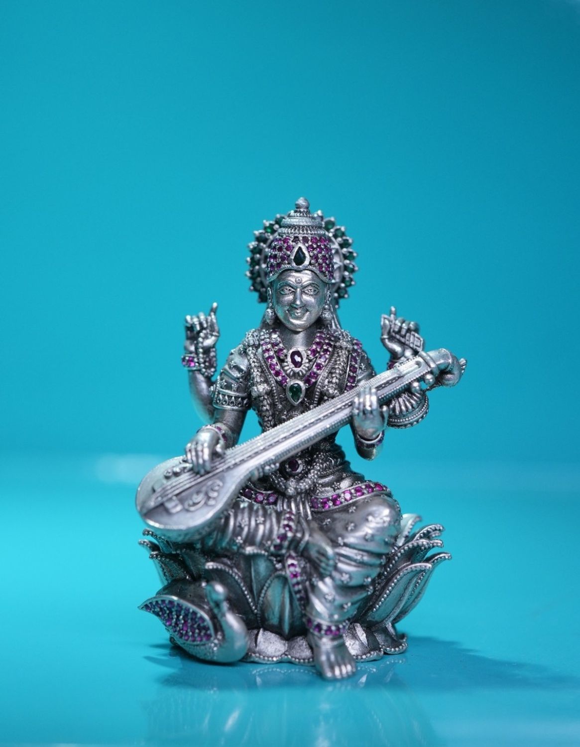 Sitting sarawsathi