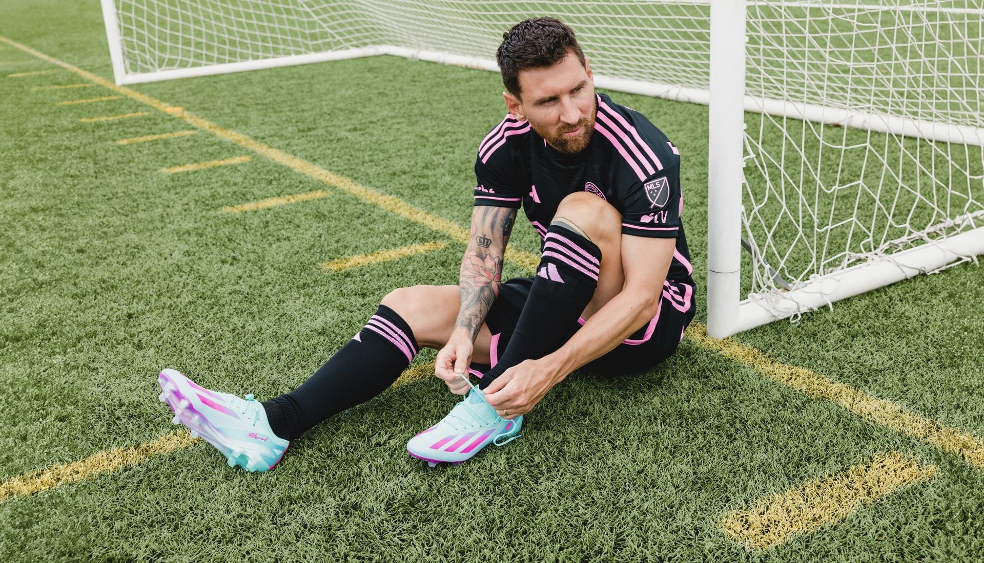 Main debut shot of the "Bienvenido a Miami" boot from SoccerBible's launch coverage
