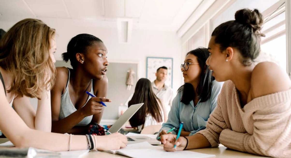 AI Socratic evaluation for higher education