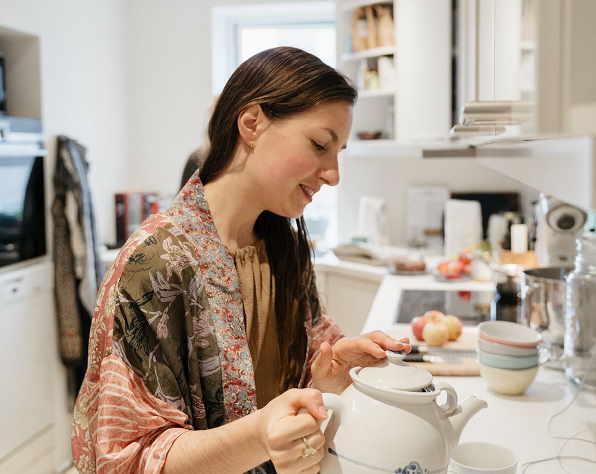 Maja at peace tea at home